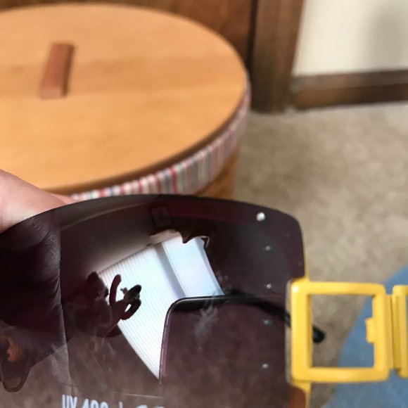 FINAL PRICE - Yellow Wrap-Around Full Frame Sunglasses #11 - Picture 4 of 10